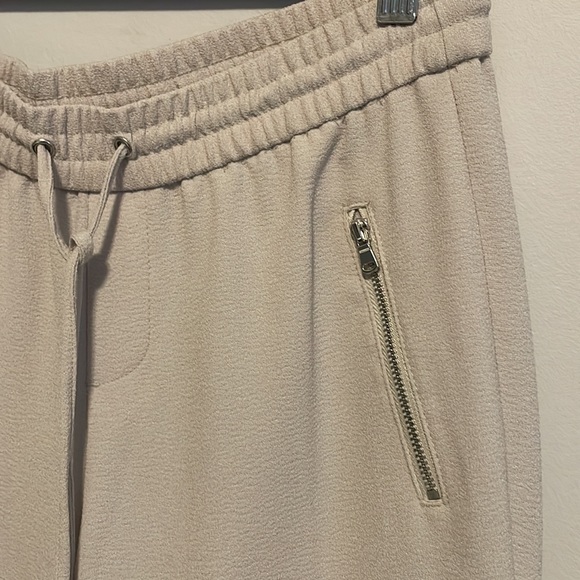 Lightweight slouch pants - Picture 3 of 6